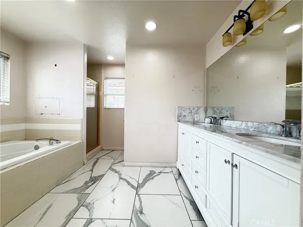 $4,600 | 9030 Hayvenhurst Avenue, North Hills, CA 91343