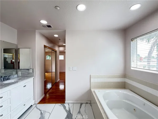 $4,600 | 9030 Hayvenhurst Avenue, North Hills, CA 91343