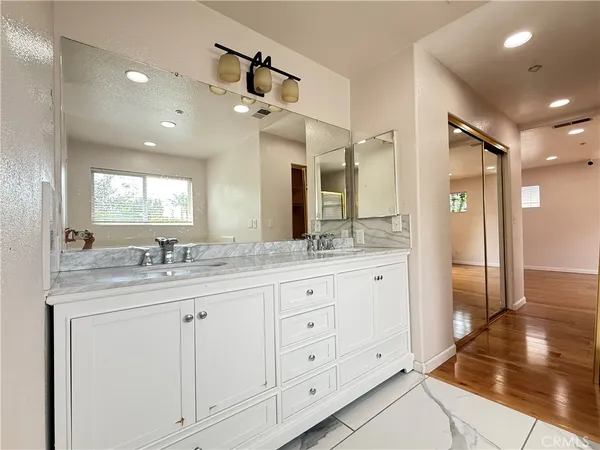 $4,600 | 9030 Hayvenhurst Avenue, North Hills, CA 91343