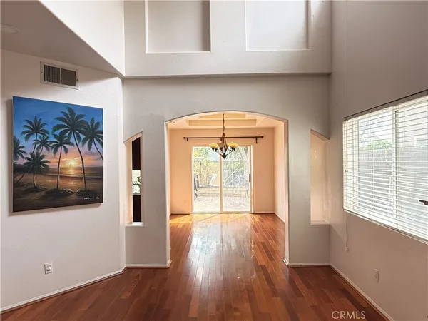 $4,600 | 9030 Hayvenhurst Avenue, North Hills, CA 91343