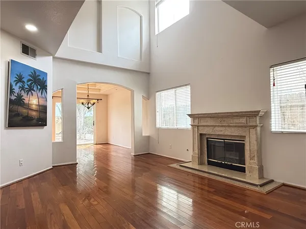 $4,600 | 9030 Hayvenhurst Avenue, North Hills, CA 91343