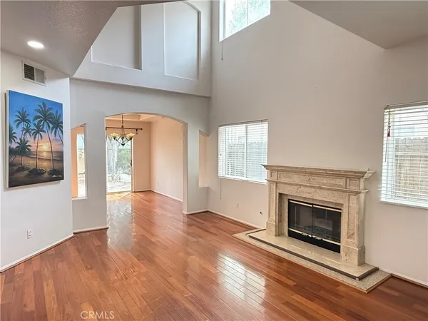 $4,600 | 9030 Hayvenhurst Avenue, North Hills, CA 91343