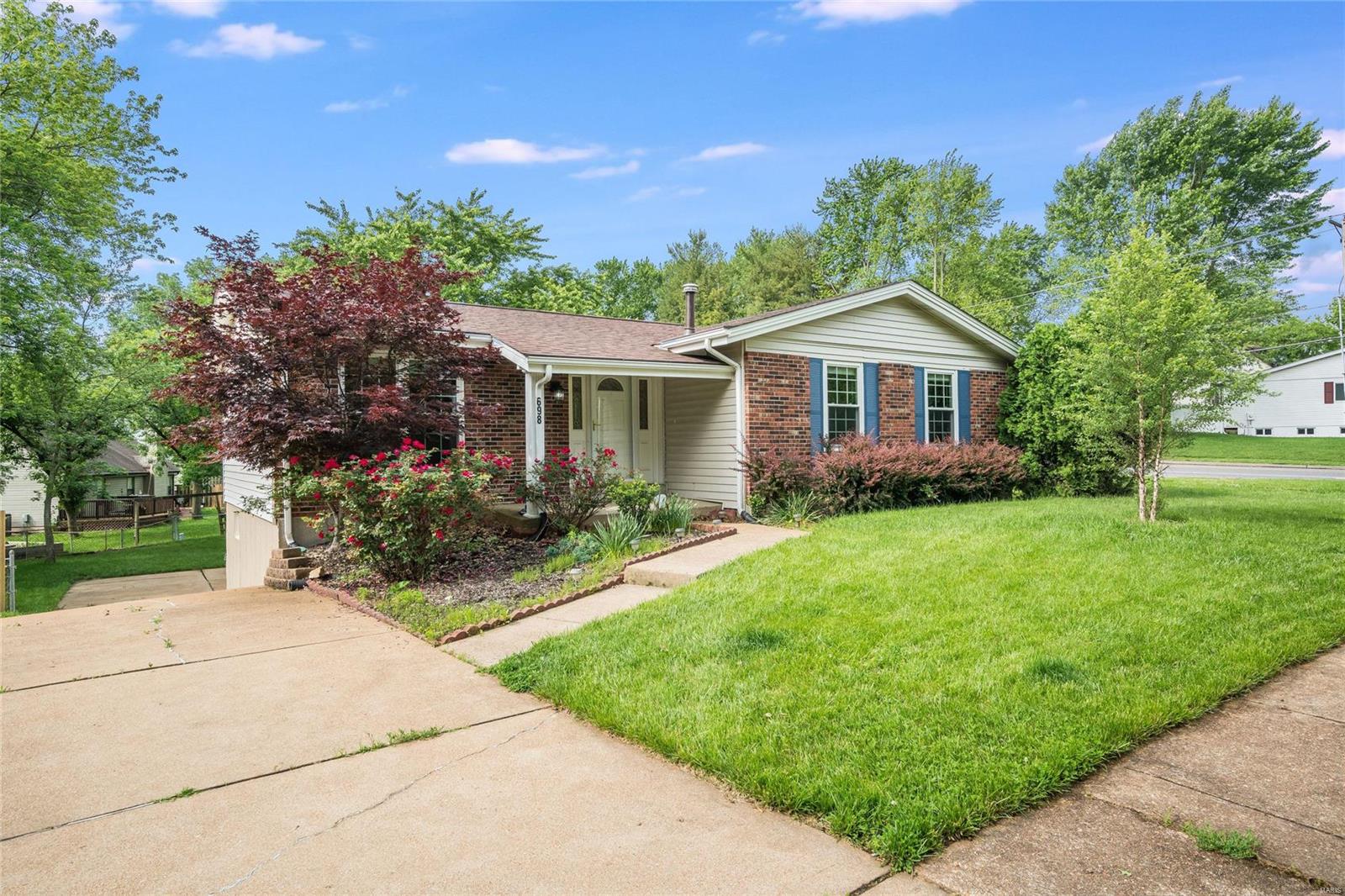 698 Woodrun Court Ballwin, MO 63021 - Photo 24 of 26 Gallery Image 24