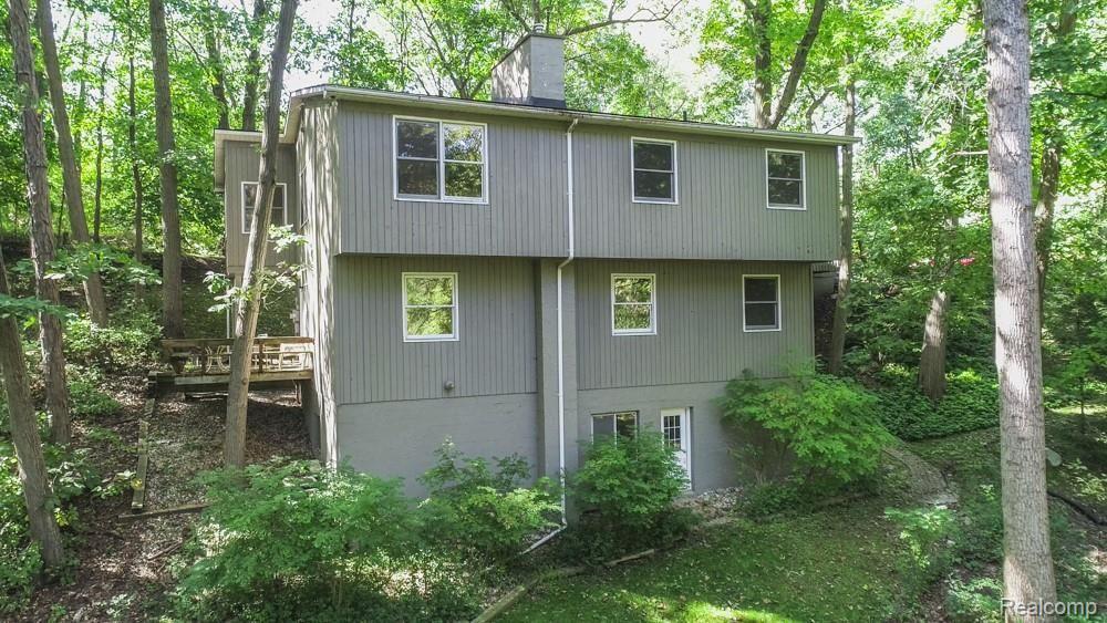 5399 Jendean Lane Rochester, MI 48306 - Photo 4 of 27 DJI_0102.jpg