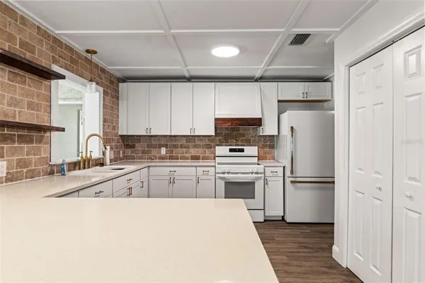 $550,000 | 2524 Victarra Circle, Lutz, FL 33559