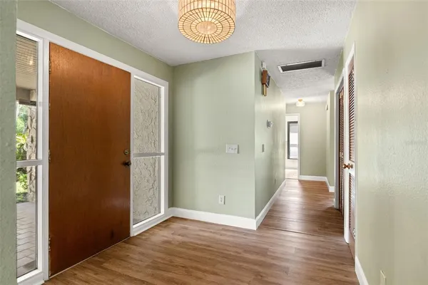 $550,000 | 2524 Victarra Circle, Lutz, FL 33559