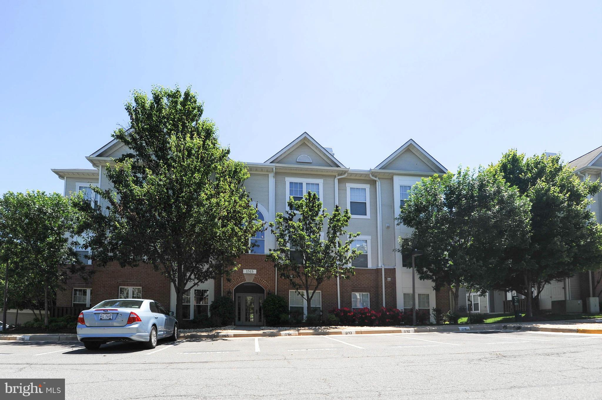1515 North Point Drive, Unit 102 Reston, VA 20194 - Photo 4 of 28 Exterior (Front) 3
