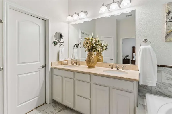 $3,700 | 2613 Eagle Drive, Grapevine, TX 76051