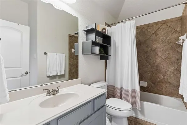 $3,700 | 2613 Eagle Drive, Grapevine, TX 76051