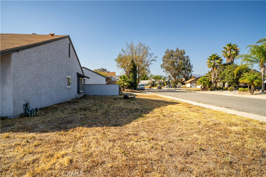 1328 West Jackson Street Rialto, CA 92376 - Photo 5 of 44