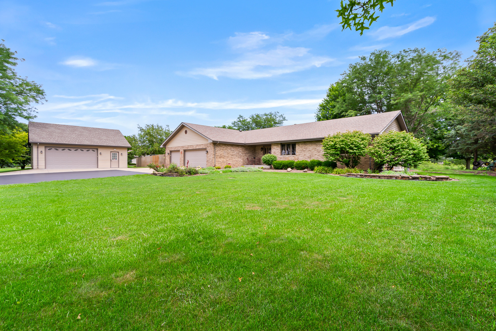 22601 South Spencer Road New Lenox, IL 60451 - Photo 5 of 93 Gallery Image 5