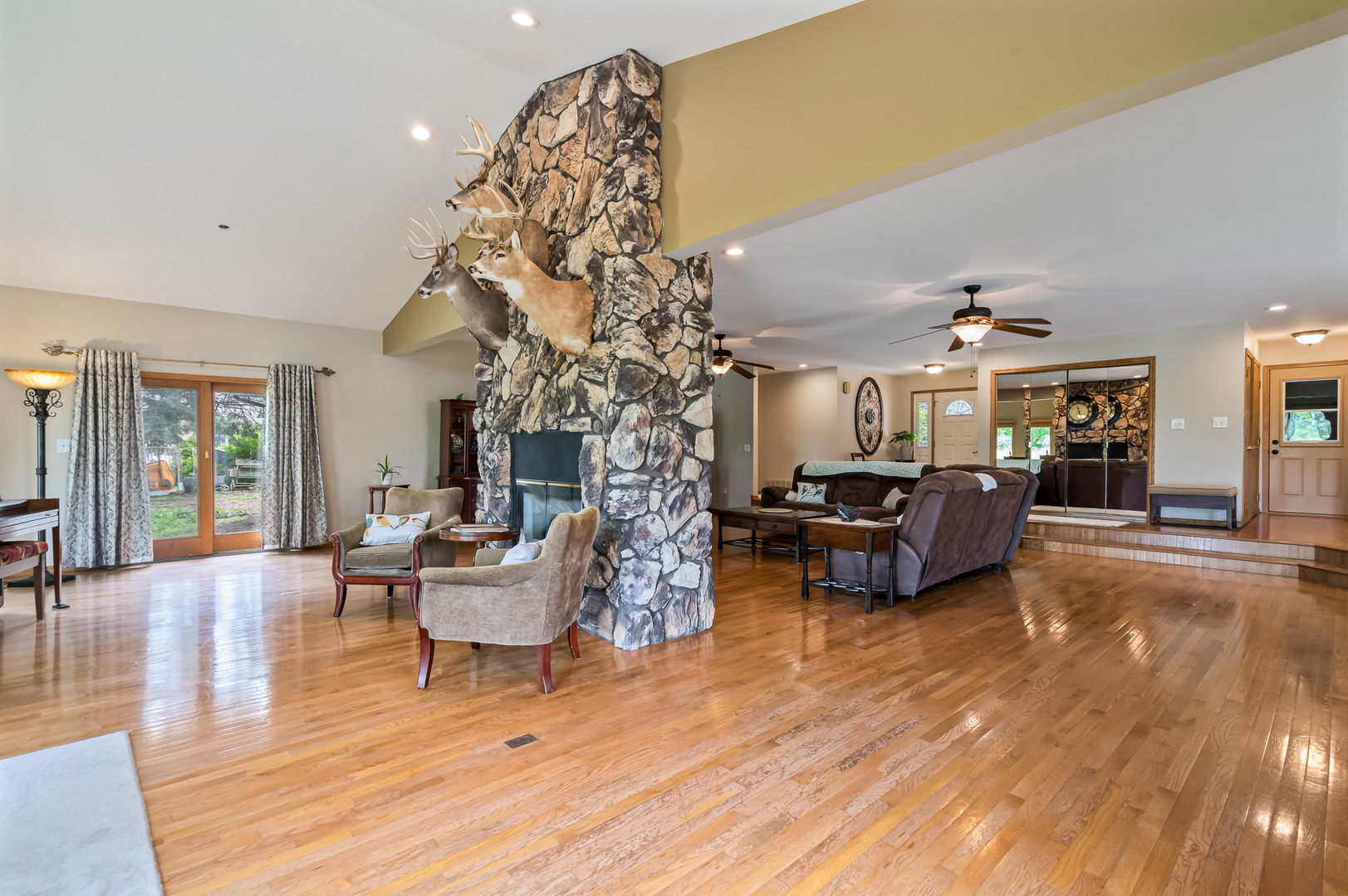 22601 South Spencer Road New Lenox, IL 60451 - Photo 8 of 93 Gallery Image 8