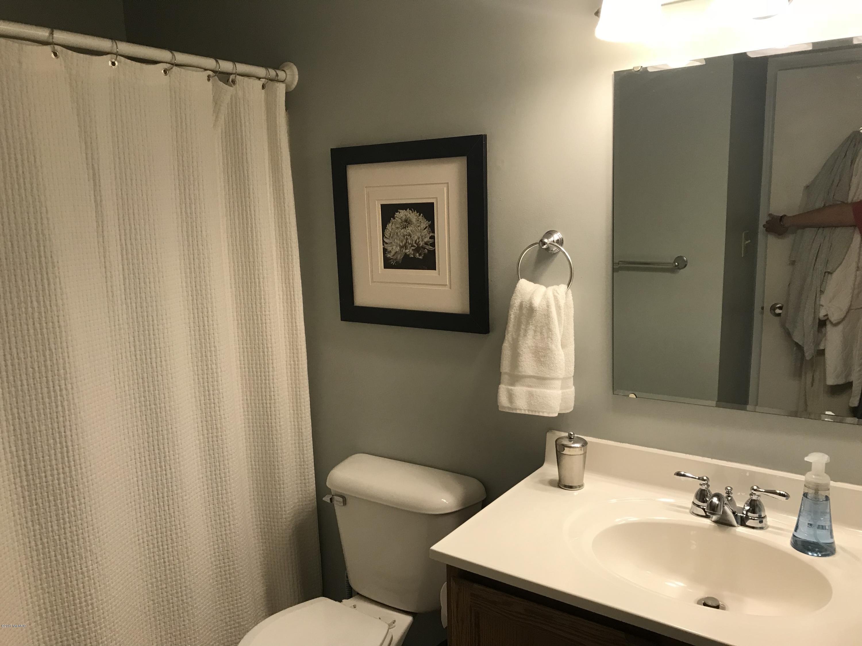 920 Fairlawn Road St. Joseph, MI 49085 - Photo 21 of 49 Master (2)