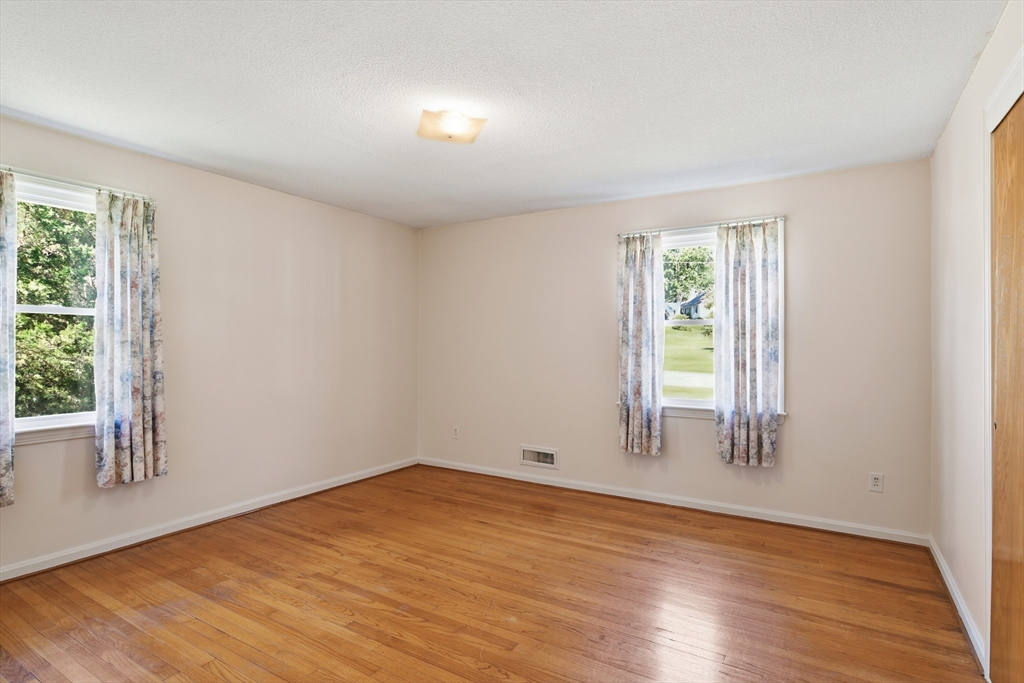 315 Porter Road East Longmeadow, MA 01028 - Photo 13 of 39