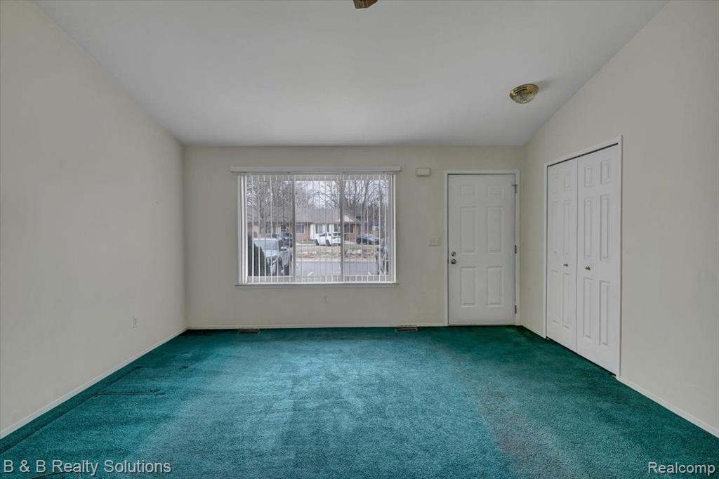 460 Fairgrove Street Romeo, MI 48065 - Photo 8 of 31 Gallery Image 8