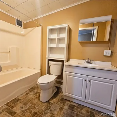 $1,095 | 335 North Main Street, Ridgeway, NY 14103