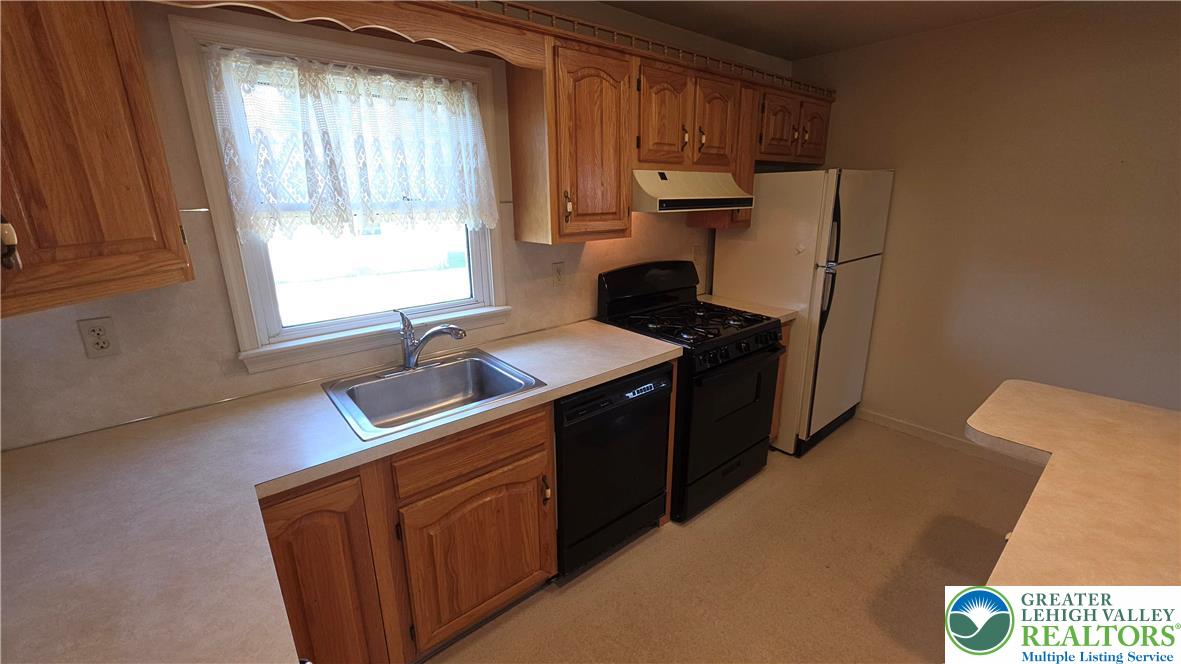 522 Rentzheimer Drive Hellertown, PA 18055 - Photo 32 of 57