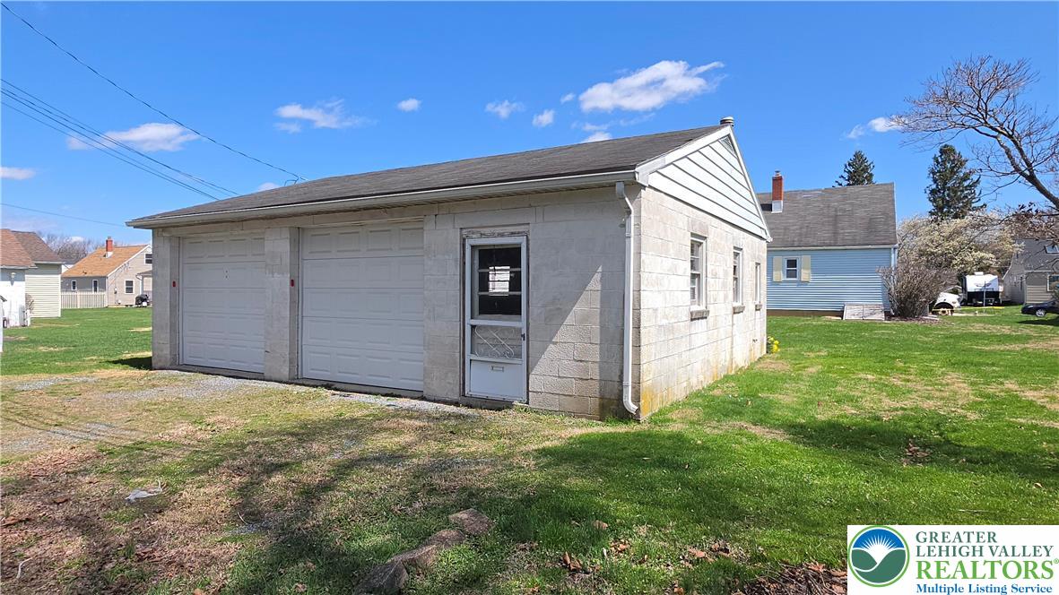 522 Rentzheimer Drive Hellertown, PA 18055 - Photo 6 of 57