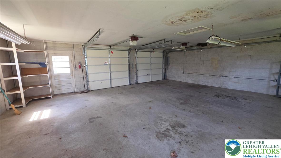 522 Rentzheimer Drive Hellertown, PA 18055 - Photo 8 of 57