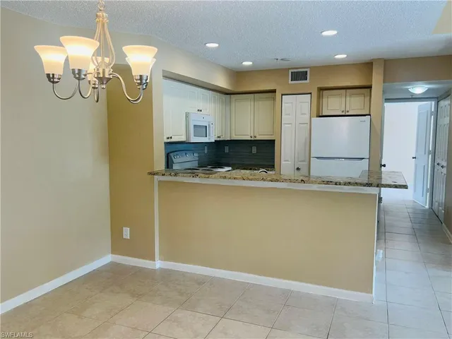 $1,875 | 1275 Wildwood Lakes Boulevard, Unit 202, Naples, FL 34104