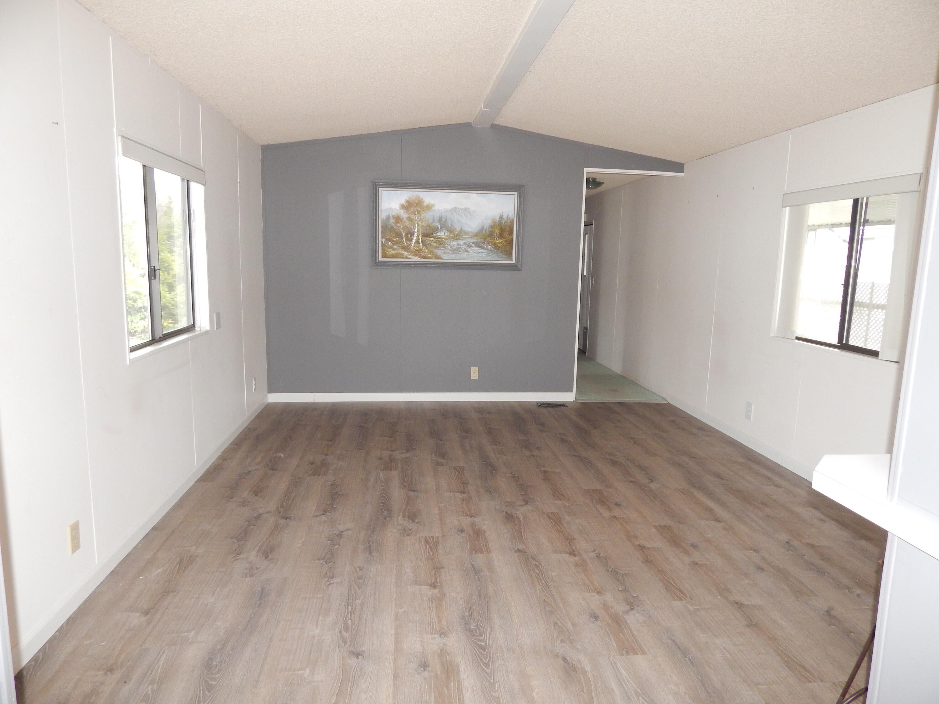 255 Colver Road, Unit 87 Talent, OR 97540 - Photo 6 of 20 Living room