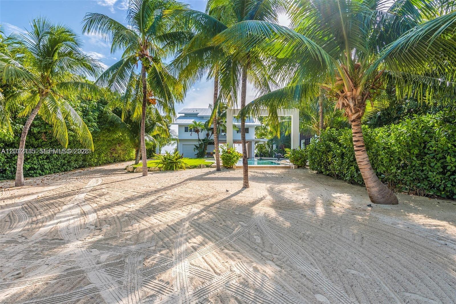 60 Ocean Front Drive Key Largo, FL 33037 - Photo 29 of 85