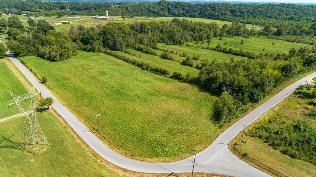 2154 Carters Valley Road Greeneville, TN 37745 - Photo 8 of 21 carters valley 9