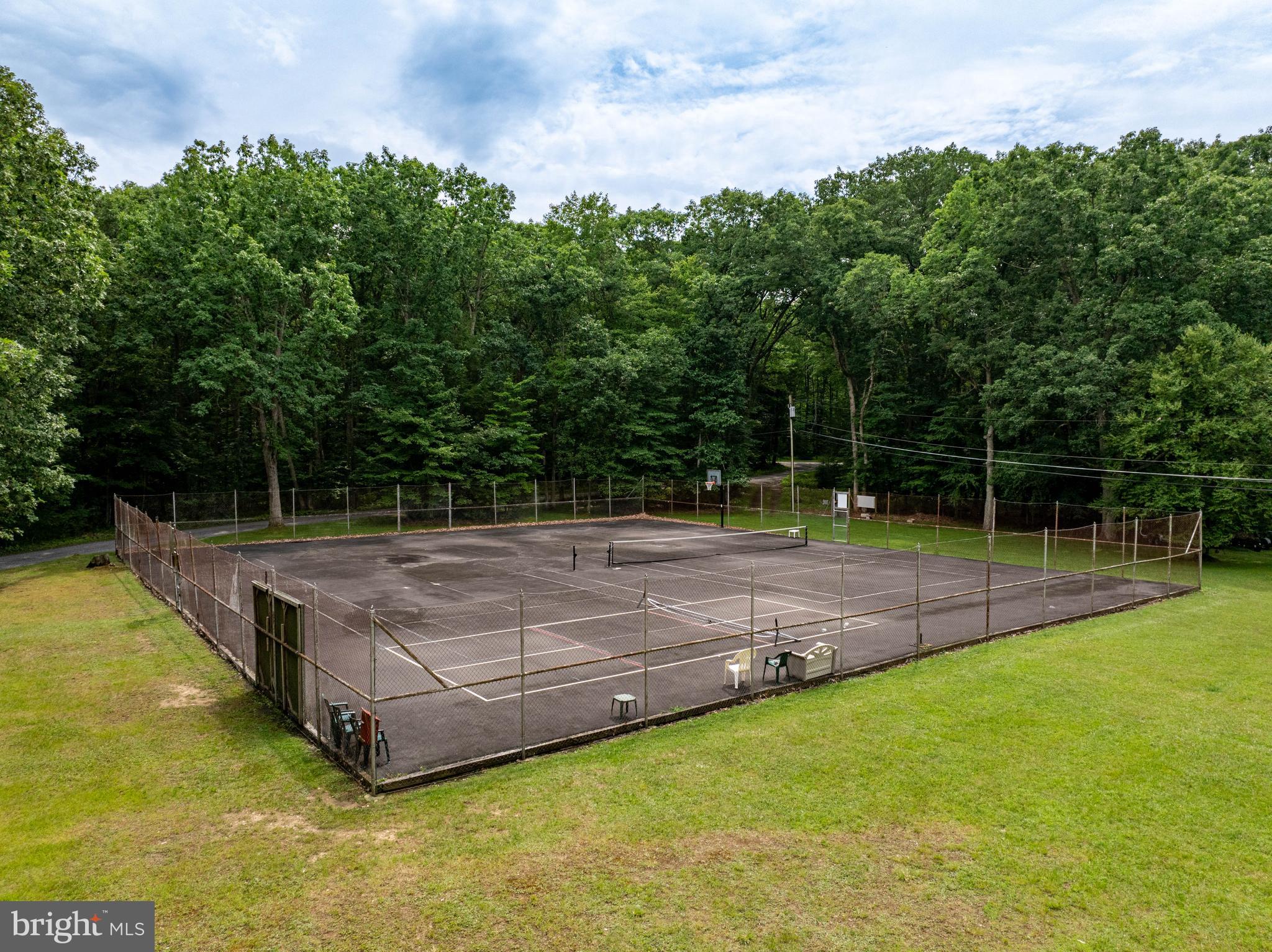 189 Red Run Road, Unit 1C2 Oakland, MD 21550 - Photo 33 of 50 a view of a backyard with swimming pool