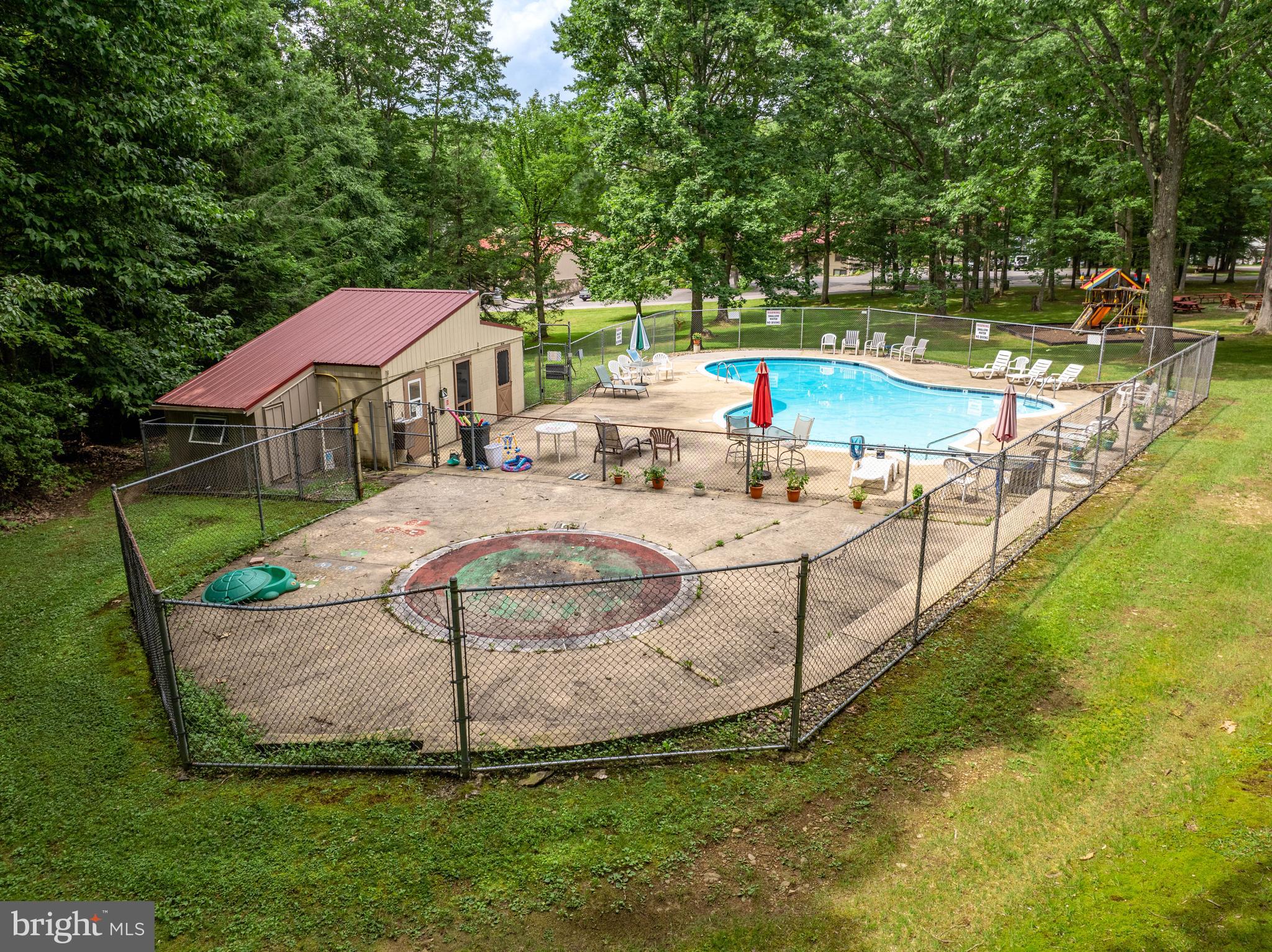 189 Red Run Road, Unit 1C2 Oakland, MD 21550 - Photo 37 of 50 swimming pool view with a seating space