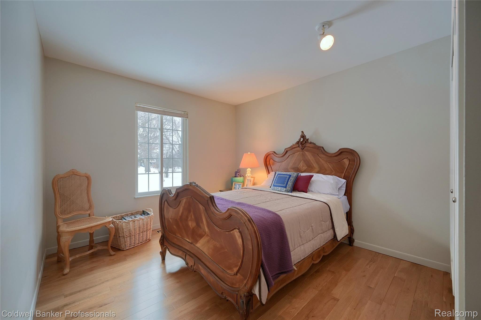 5050 Commerce Road West Bloomfield, MI 48324 - Photo 20 of 43 Bedroom 2