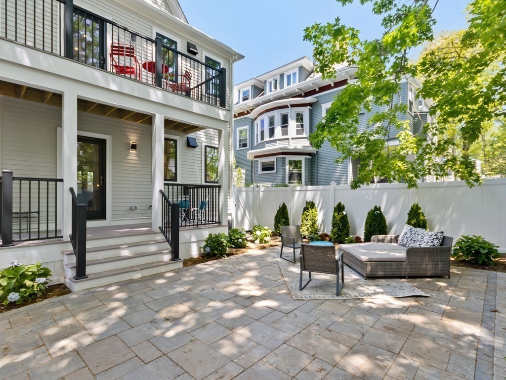 21 Naples Road, Unit 1 Brookline, MA 02446 - Photo 2 of 33