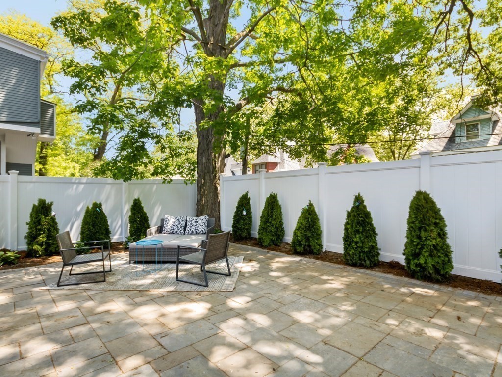 21 Naples Road, Unit 1 Brookline, MA 02446 - Photo 3 of 33