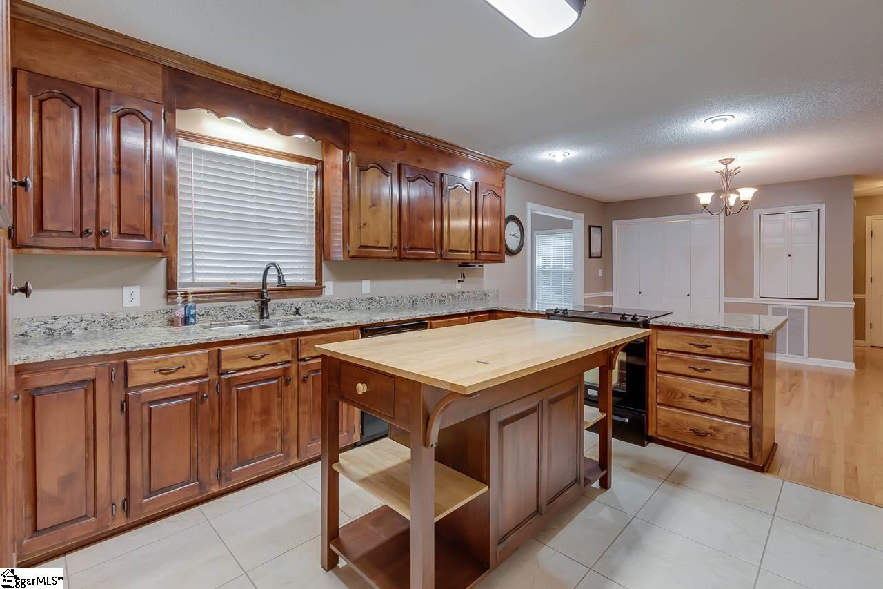354 Adger Road Easley, SC 29642 - Photo 11 of 36