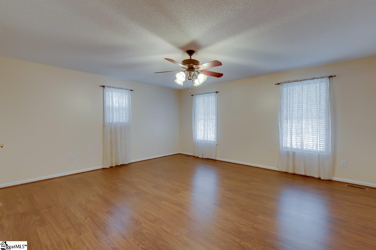 354 Adger Road Easley, SC 29642 - Photo 16 of 36