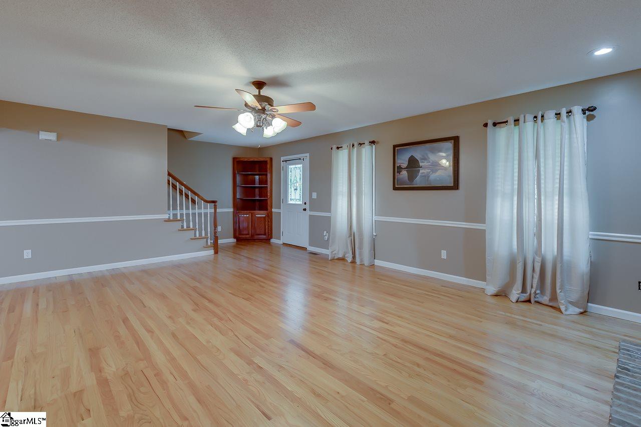 354 Adger Road Easley, SC 29642 - Photo 6 of 36