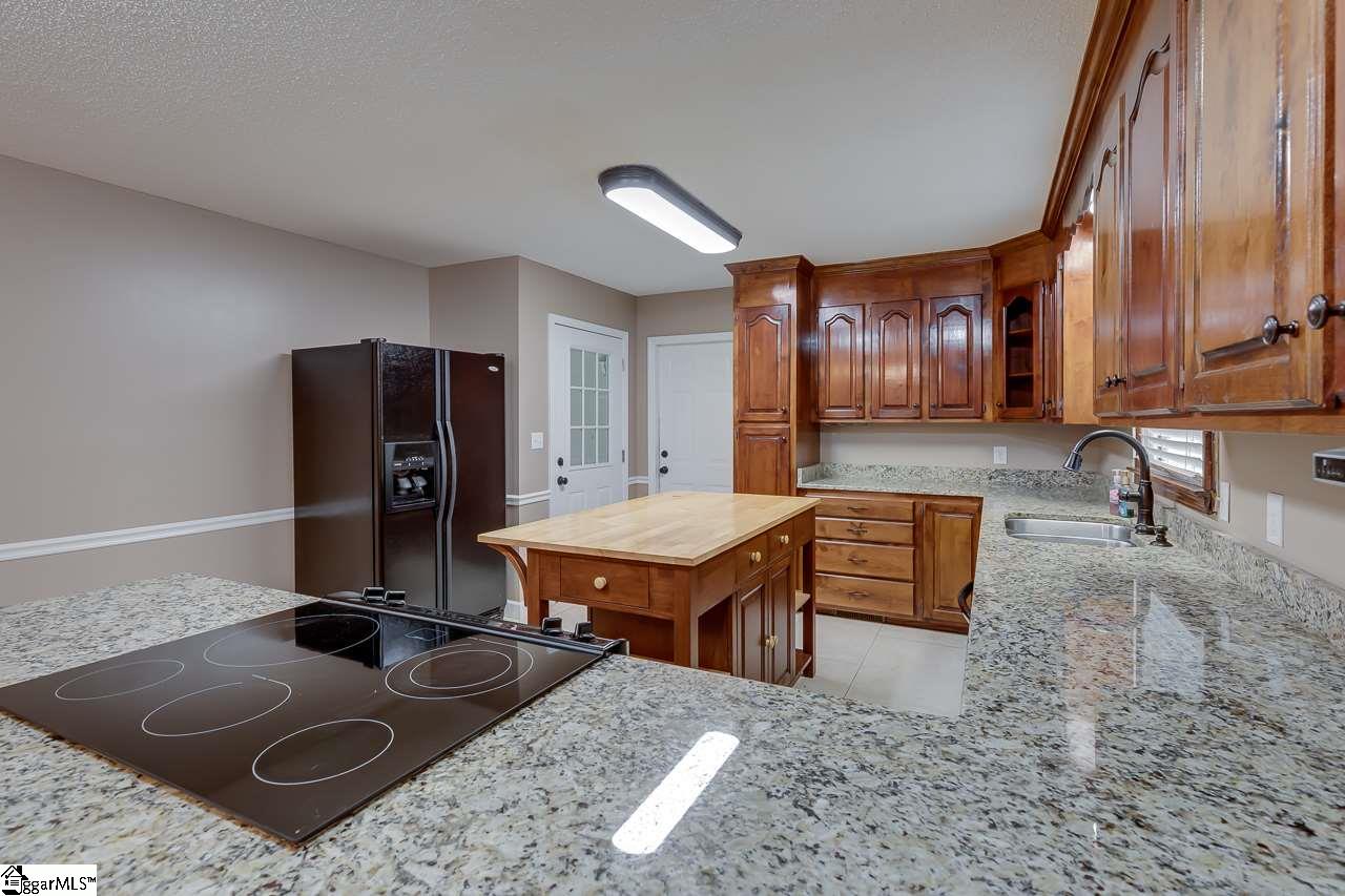354 Adger Road Easley, SC 29642 - Photo 9 of 36