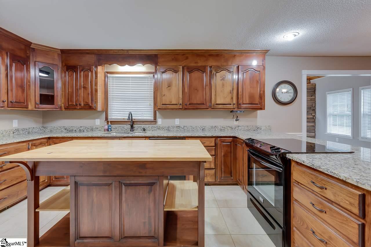 354 Adger Road Easley, SC 29642 - Photo 10 of 36