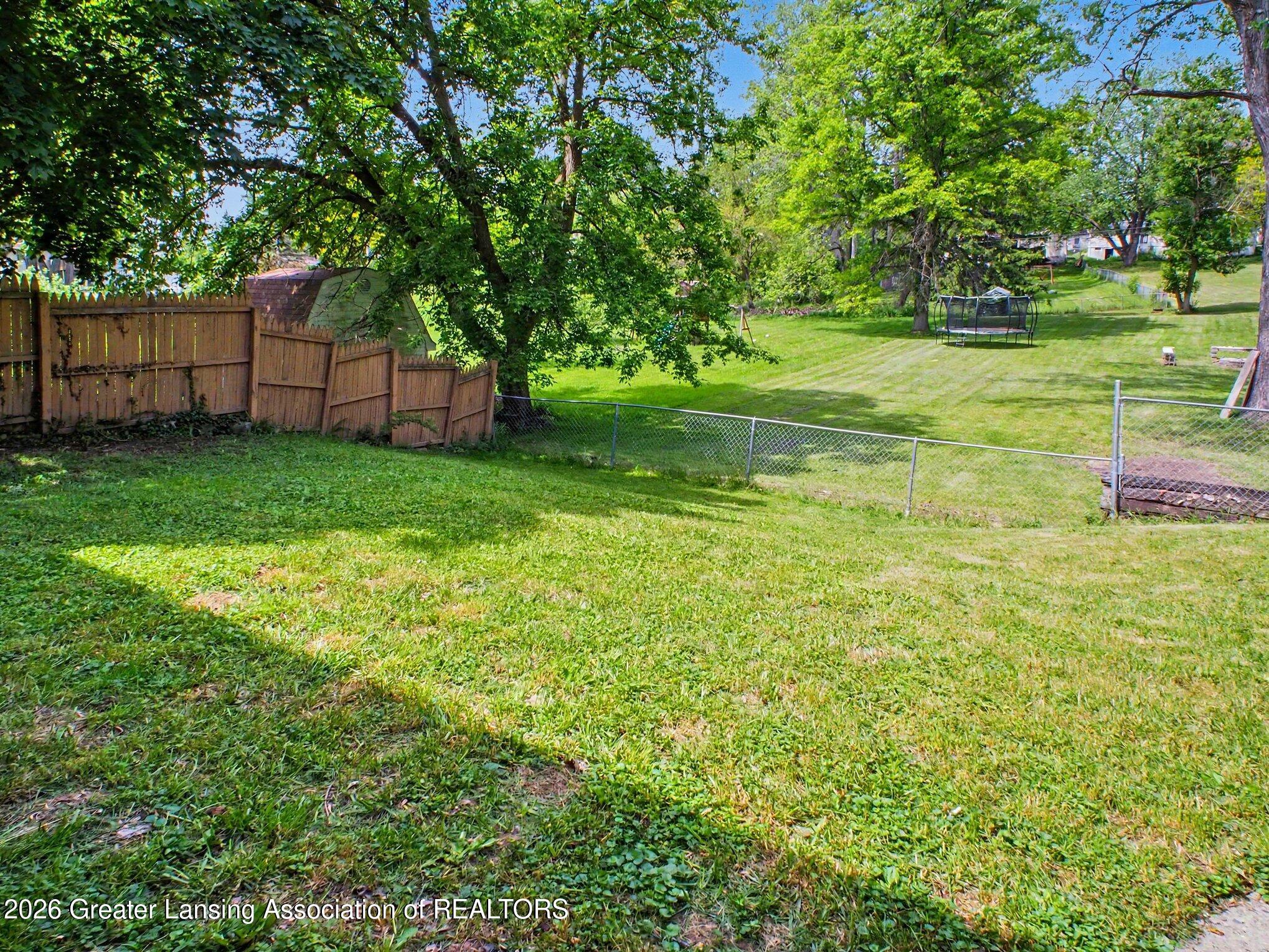 805 Dryer Farm Road Lansing, MI 48917 - Photo 34 of 37