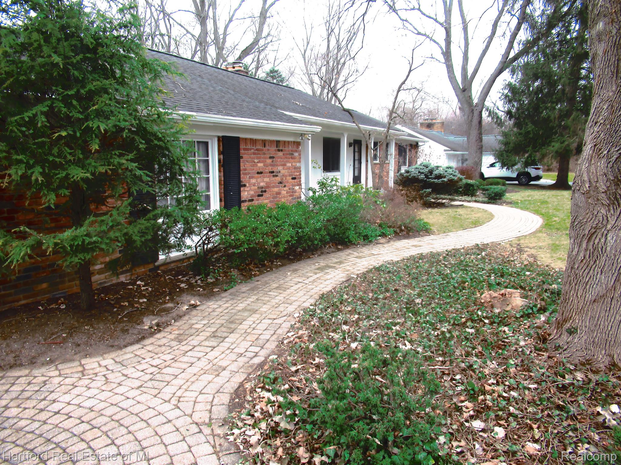 29069 Utley Road Farmington, MI 48334 - Photo 2 of 27 Gallery Image 2