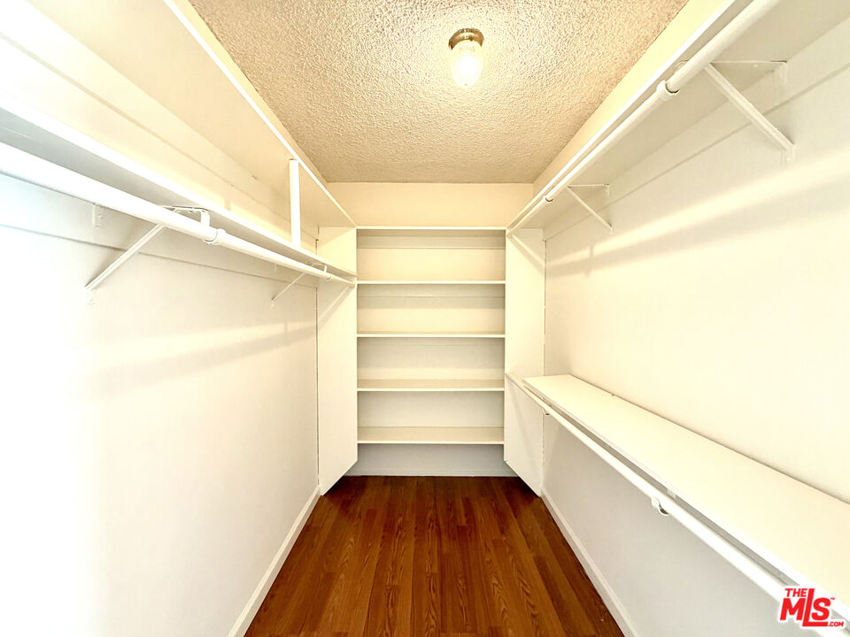 9157 Alcott Street, Unit 4 Los Angeles, CA 90035 - Photo 9 of 12