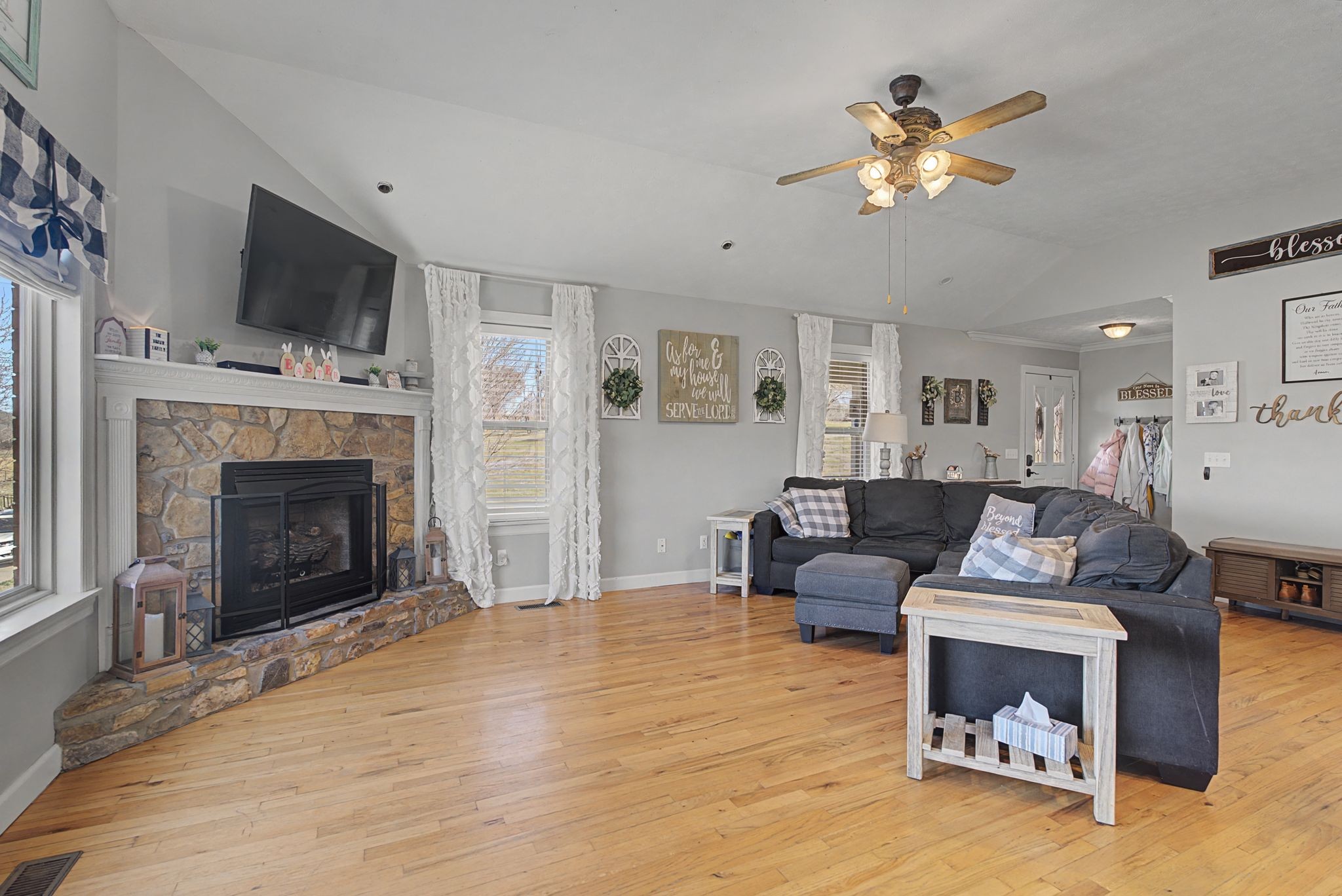 48 Fox Run Lane Carthage, TN 37030 - Photo 13 of 38 a living room with furniture and a fireplace