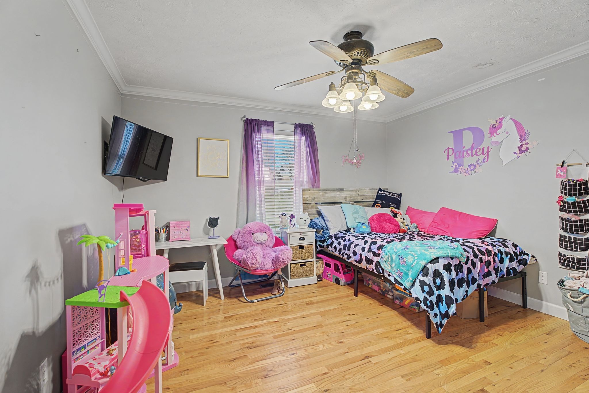 48 Fox Run Lane Carthage, TN 37030 - Photo 28 of 38 a bedroom with furniture and a flat screen tv