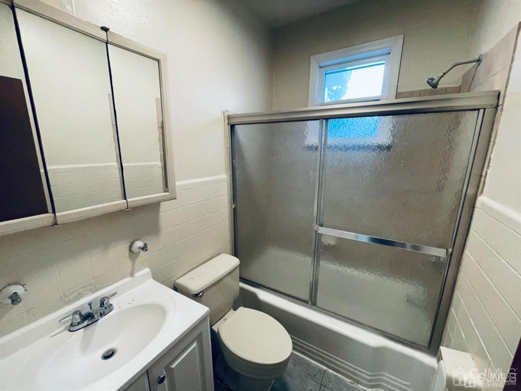 655 King Georges Road Fords, NJ 08863 - Photo 10 of 21 Gallery Image 10