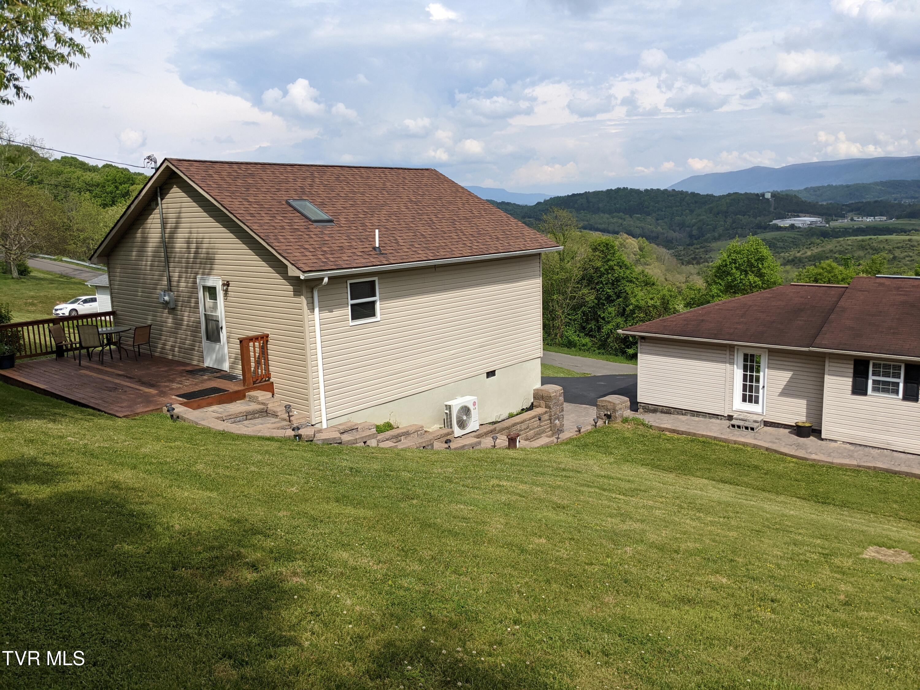 357 Fincastle Estates, Unit 9 Lebanon, VA 24266 - Photo 2 of 9 PXL_20210518_202255387
