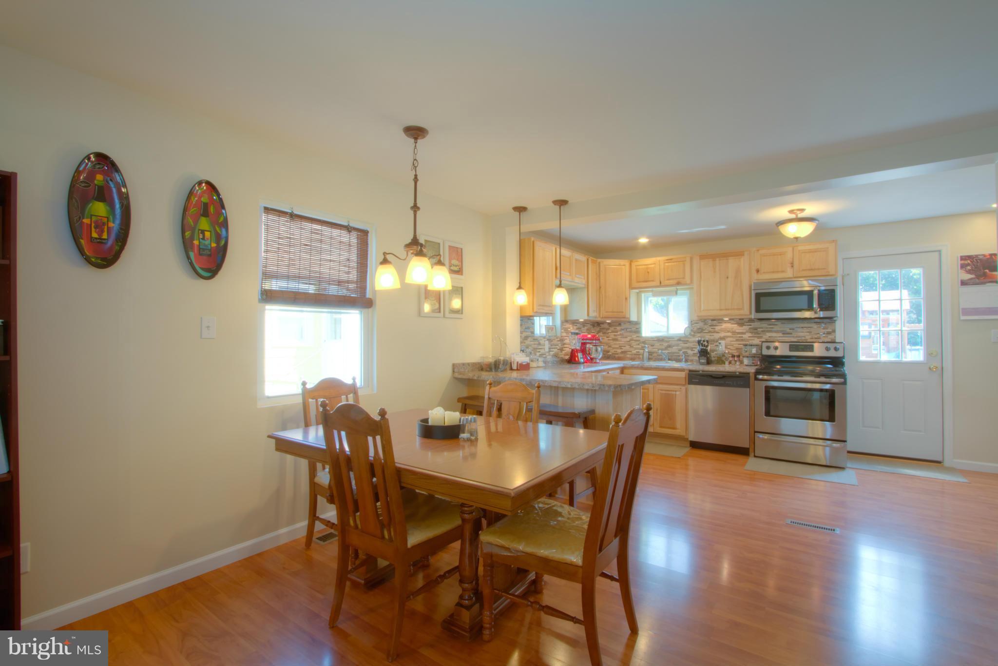 105 Homberg Avenue Baltimore, MD 21221 - Photo 4 of 20 Dining Room