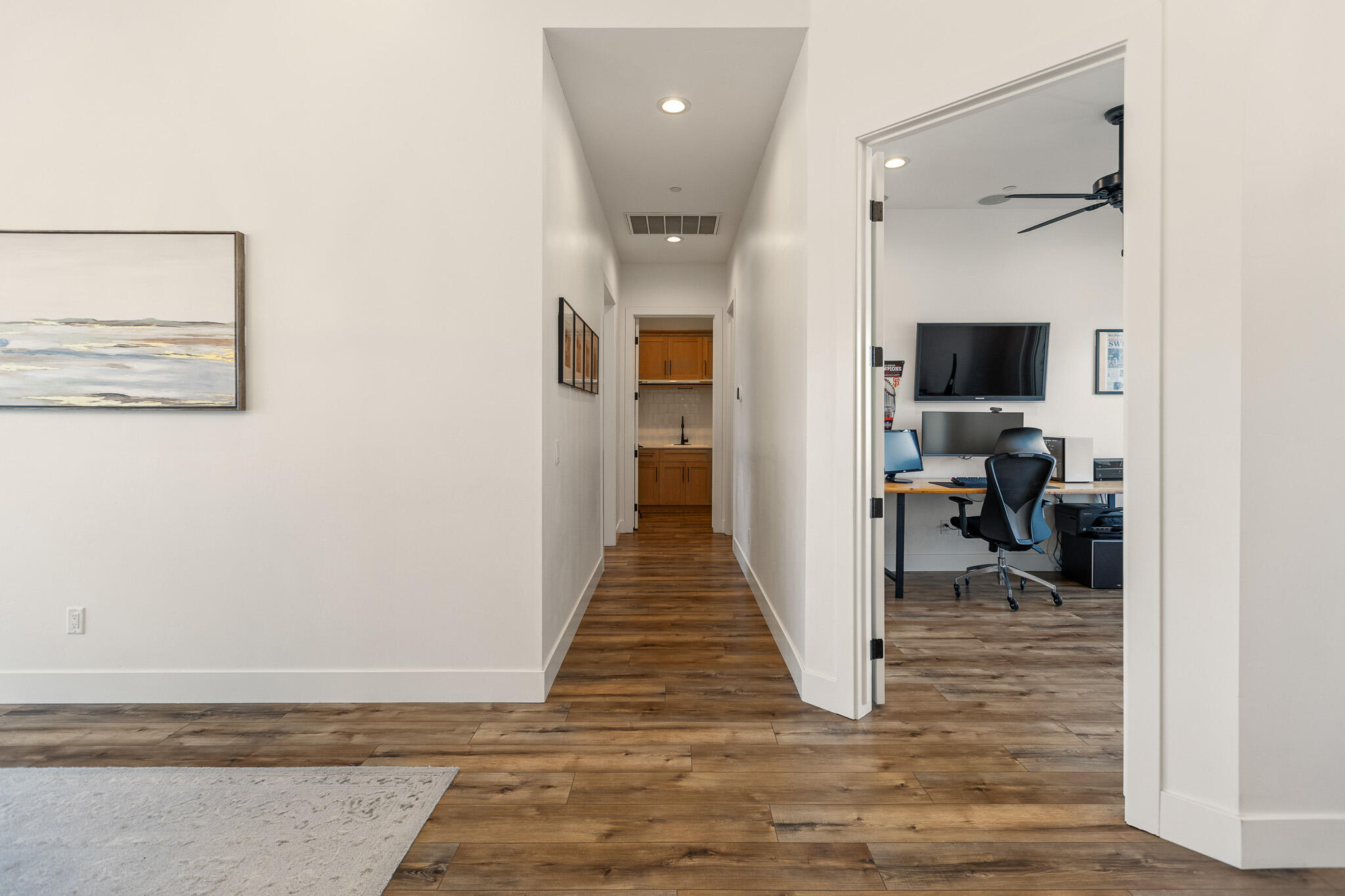 131 North Anderson Road, Unit B Exeter, CA 93221 - Photo 65 of 86 66 Hallway