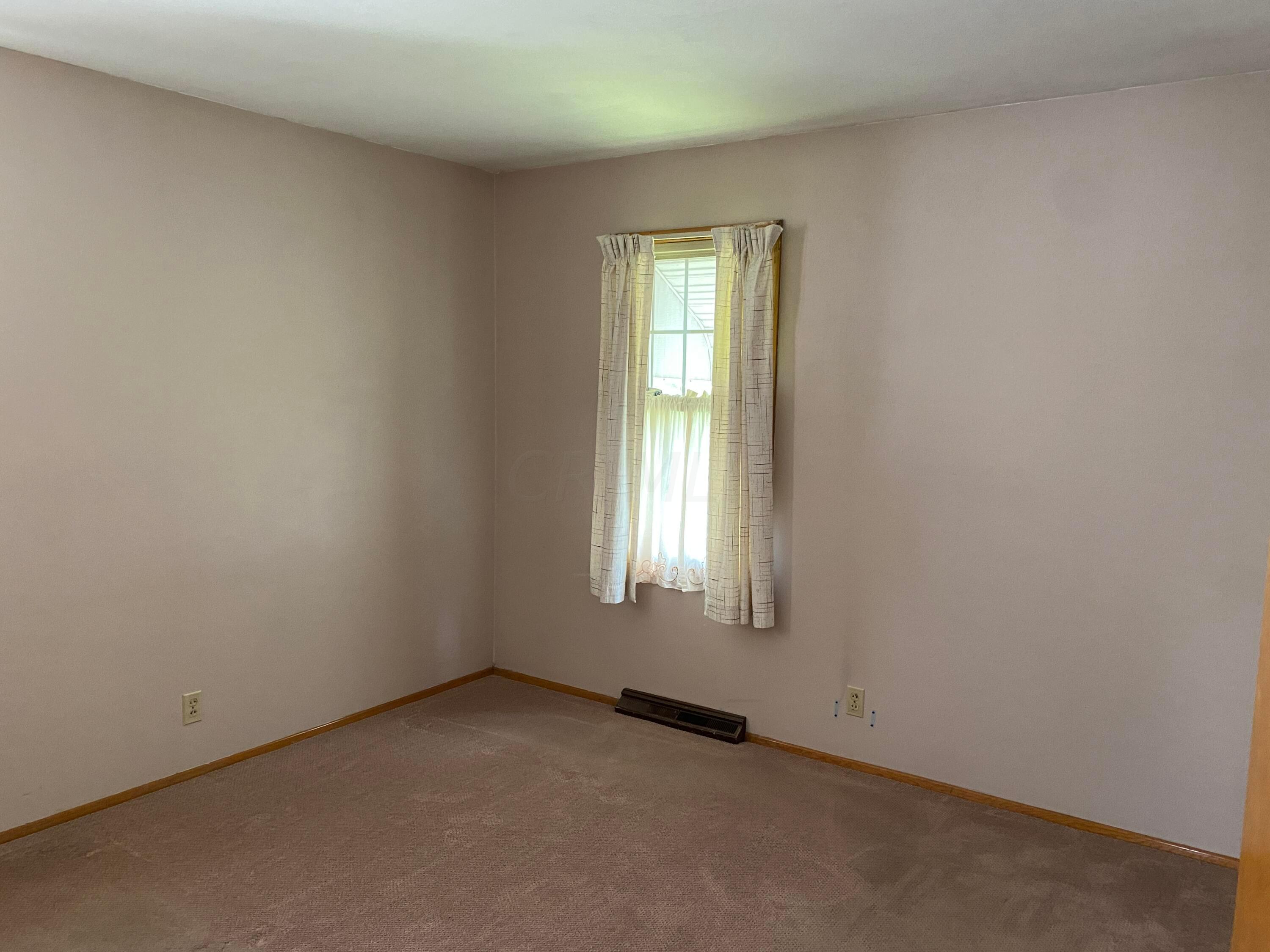 357 Cedar Heights Road Circleville, OH 43113 - Photo 23 of 41 Bedroom 2