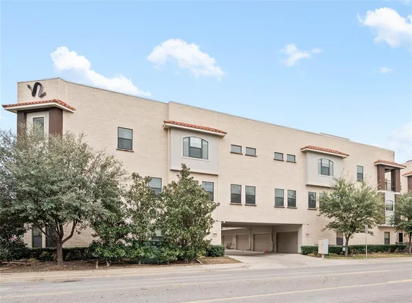 $2,995 | 3126 Ross Avenue, Unit 2, Dallas, TX 75204