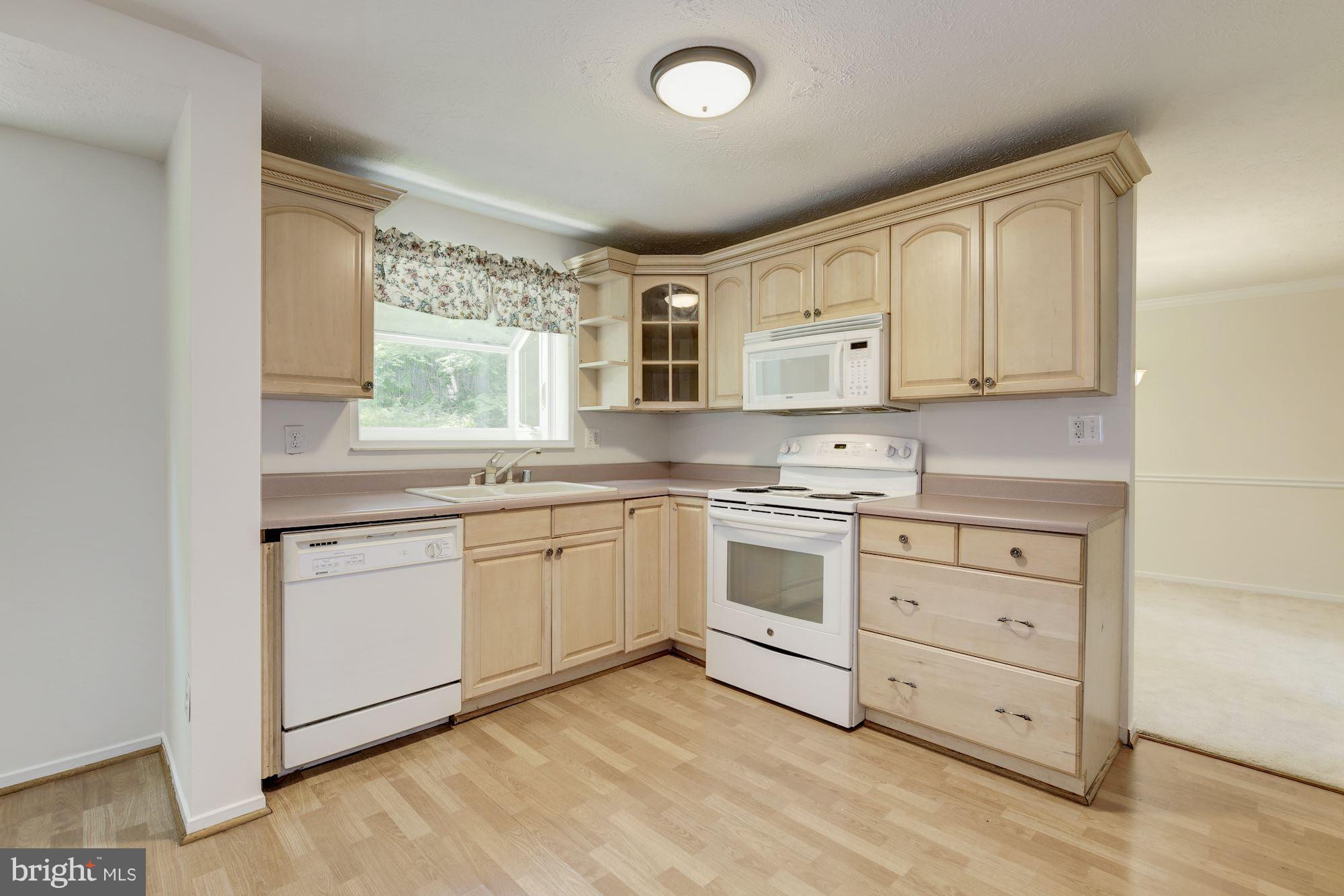 5765 Heming Avenue Springfield, VA 22151 - Photo 13 of 30 Kitchen