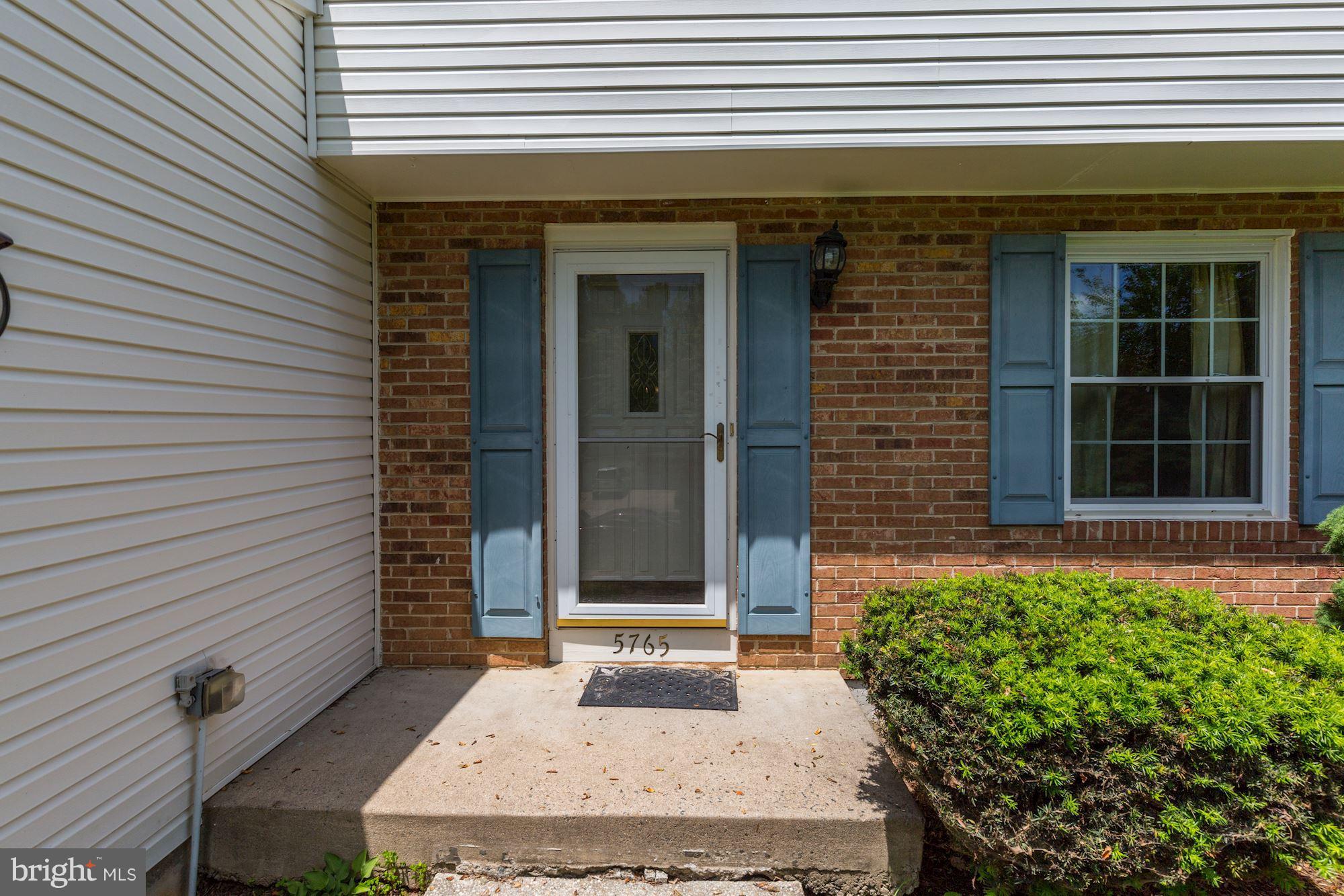 5765 Heming Avenue Springfield, VA 22151 - Photo 3 of 30 Exterior (Front)